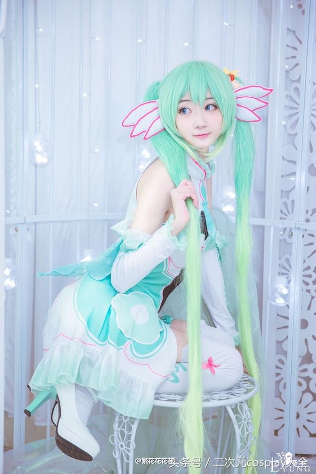 V家2017初音赛车娘cos，笼中的miku小仙女唯美精致-11.jpg
