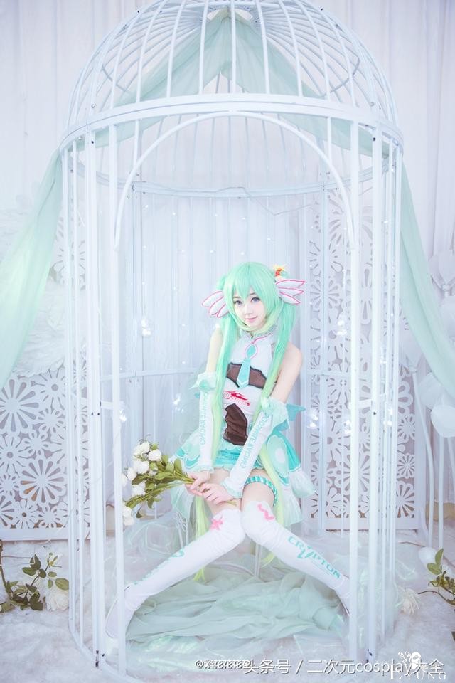 V家2017初音赛车娘cos，笼中的miku小仙女唯美精致-21.jpg