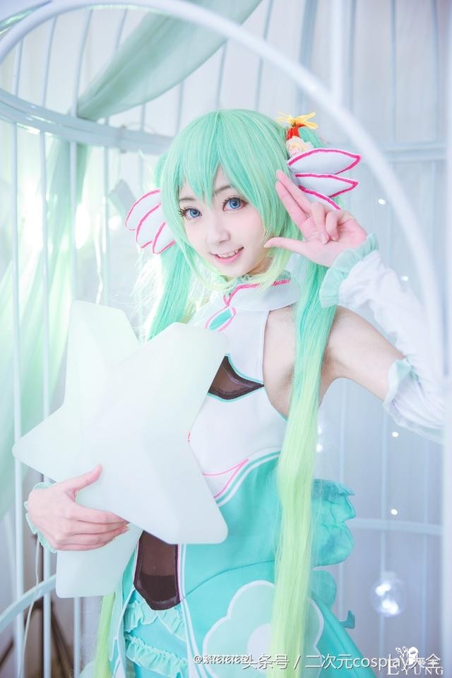 V家2017初音赛车娘cos，笼中的miku小仙女唯美精致-19.jpg