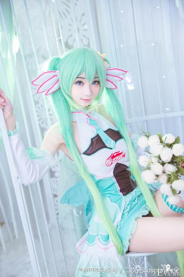 V家2017初音赛车娘cos，笼中的miku小仙女唯美精致-22.jpg