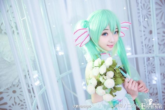V家2017初音赛车娘cos，笼中的miku小仙女唯美精致-24.jpg