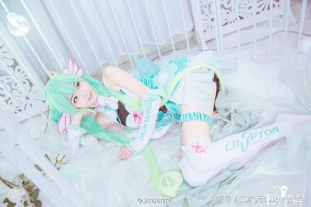 V家2017初音赛车娘cos，笼中的miku小仙女唯美精致-27.jpg