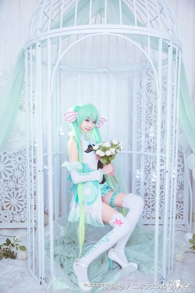 V家2017初音赛车娘cos，笼中的miku小仙女唯美精致-26.jpg