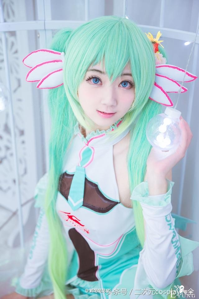 V家2017初音赛车娘cos，笼中的miku小仙女唯美精致-28.jpg