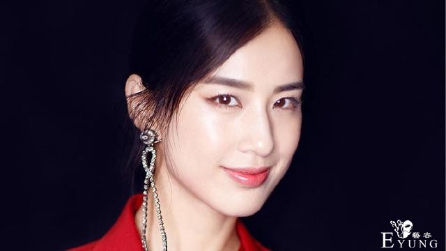 被星爷捧红又与星爷闹掰，老公出面帮她解约，如今靠综艺回归荧屏-12.jpg