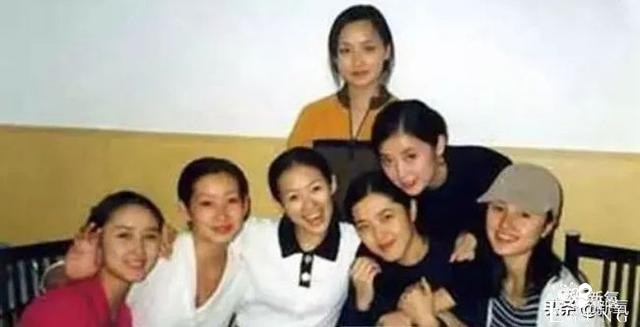 嫁给身家50亿的老公，竟然综艺舞台身穿500块衣服就上台？-19.jpg