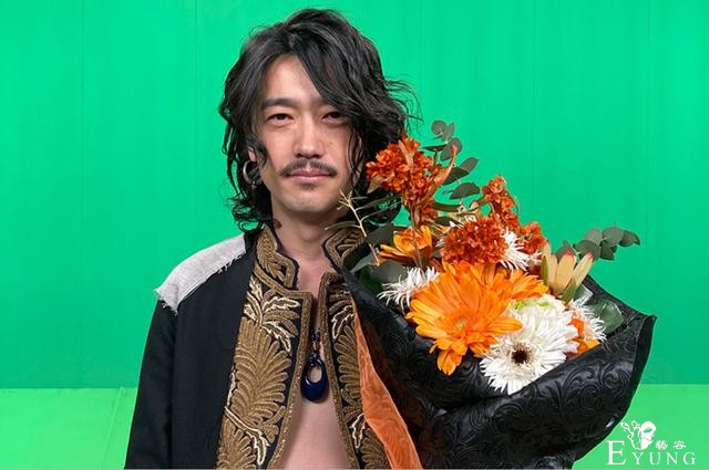 假面骑士圣刃：仁叔收花宣布下线，肉身被砍断，虚无剑被天灾捡漏-1.jpg