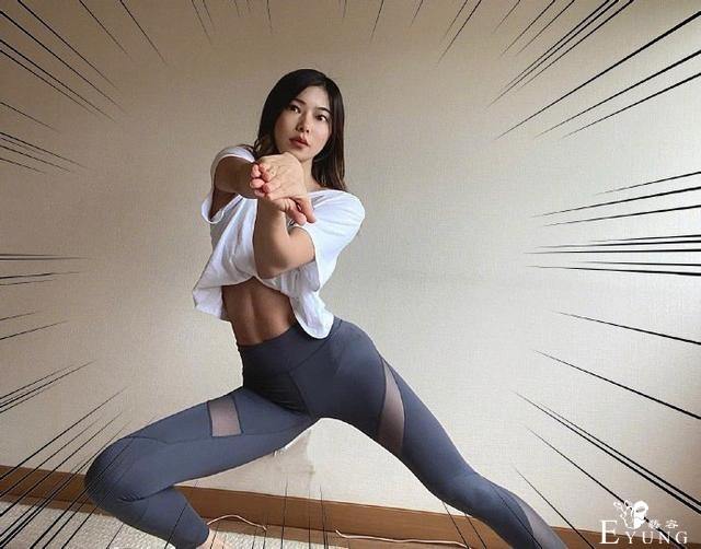 日本coser模仿JOJO立，这身材太让人羡慕了，马甲线一览无余-5.jpg