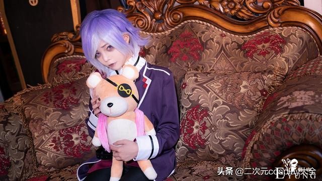 不想被学生知道玩cos的美术老师，却被学生认了出来-9.jpg