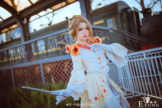 《第五人格》红夫人cos，魅力怡人，气质出众美到心坎里-5.jpg