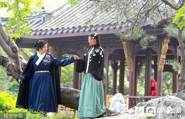 国风综艺、国潮产品屡屡“出圈”看文化中国独特魅力-3.jpg
