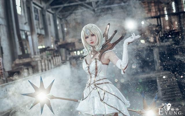 各大网红争相cosplay，是cosplay的门槛太低了，还是二次元变味了-1.jpg