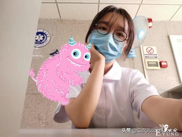 她是一位护理专业的学生，喜欢三坑，想成为一名护士-6.jpg