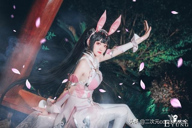 《斗罗大陆》小舞cos，轻盈柔美，帅起来也特别飘逸动人心-1.jpg