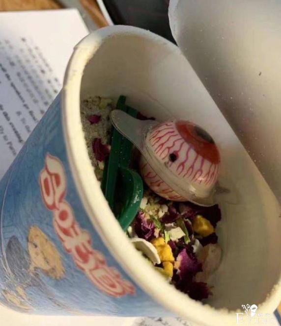 克苏鲁的动漫游戏不少，但“克家美食”你见过么？泡面里有眼珠-3.jpg