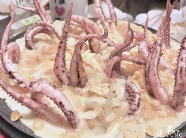 克苏鲁的动漫游戏不少，但“克家美食”你见过么？泡面里有眼珠-7.jpg