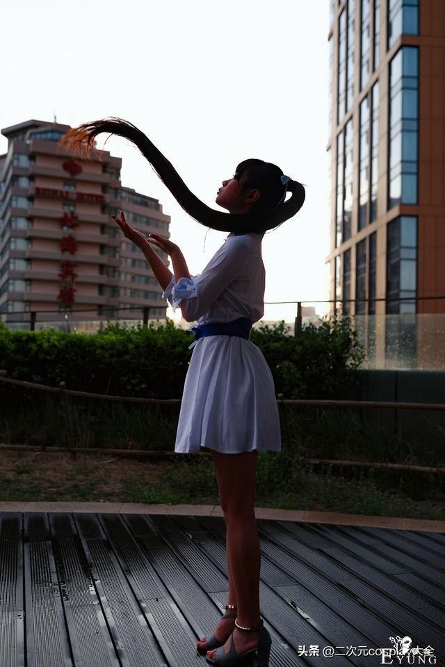 可爱青春的白裙美少女，叶月恋cos，余晖洒落唯美有活力-2.jpg