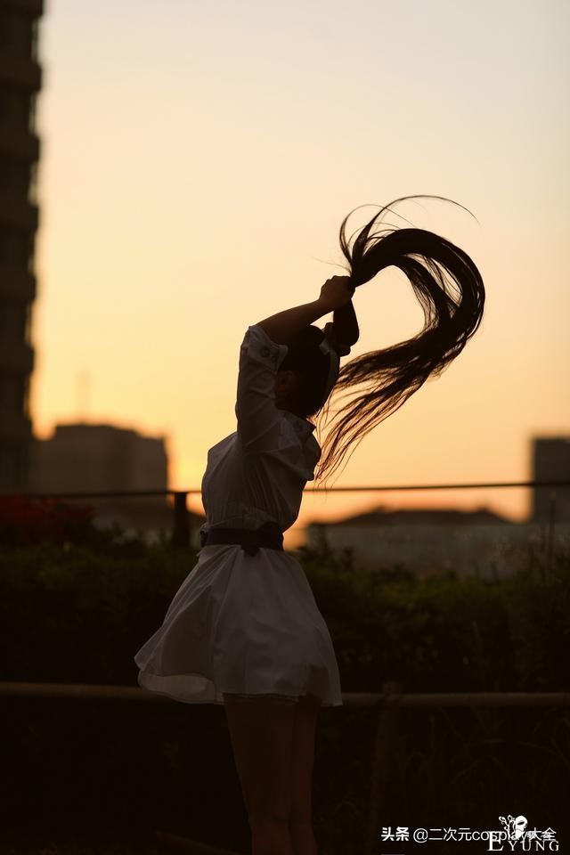 可爱青春的白裙美少女，叶月恋cos，余晖洒落唯美有活力-8.jpg