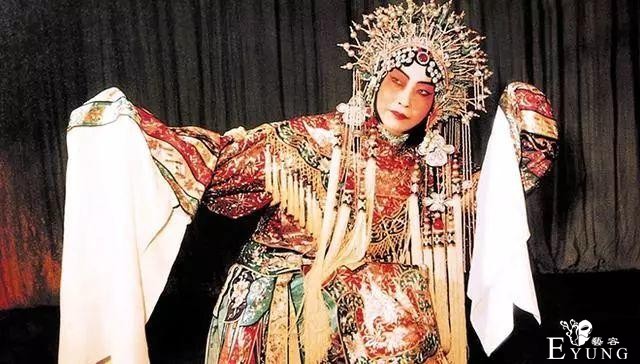 盘点那些让人惊艳的男扮女装，张国荣的出场绝了-3.jpg
