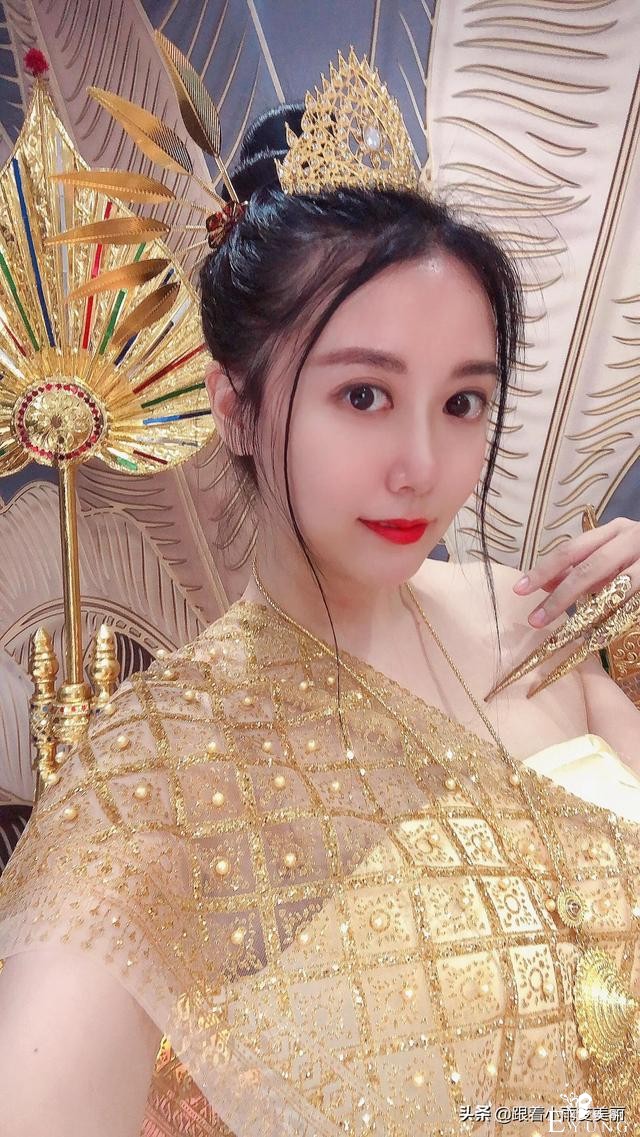 打卡武汉自拍换装馆-1.jpg