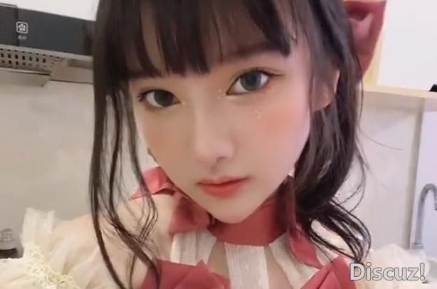 漫展又现大耻度真空秀！JK和双马尾成福利姬代名词？二次元又背锅-1.jpg