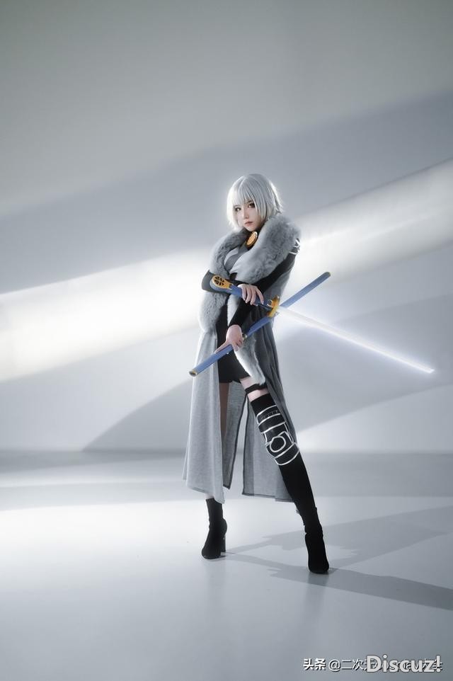 气势绝绝子！《灵笼》白月魁cos，这个眼神和颜值我太磕了-2.jpg
