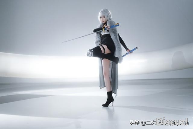 气势绝绝子！《灵笼》白月魁cos，这个眼神和颜值我太磕了-6.jpg