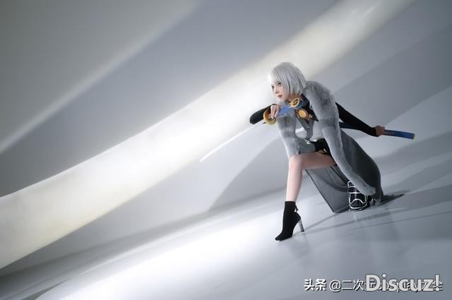 气势绝绝子！《灵笼》白月魁cos，这个眼神和颜值我太磕了-3.jpg