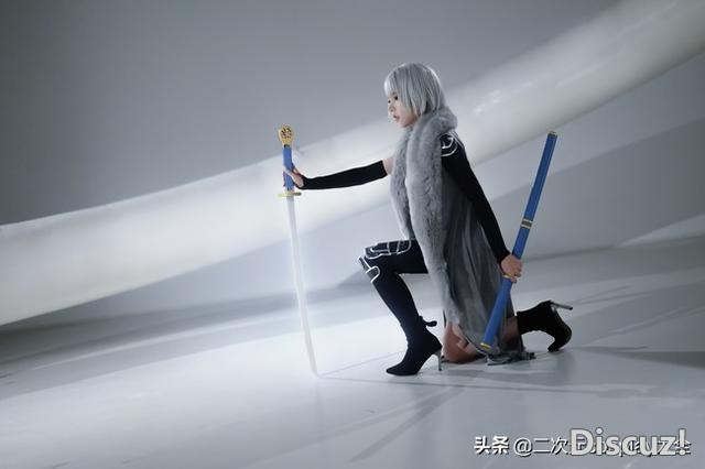 气势绝绝子！《灵笼》白月魁cos，这个眼神和颜值我太磕了-8.jpg