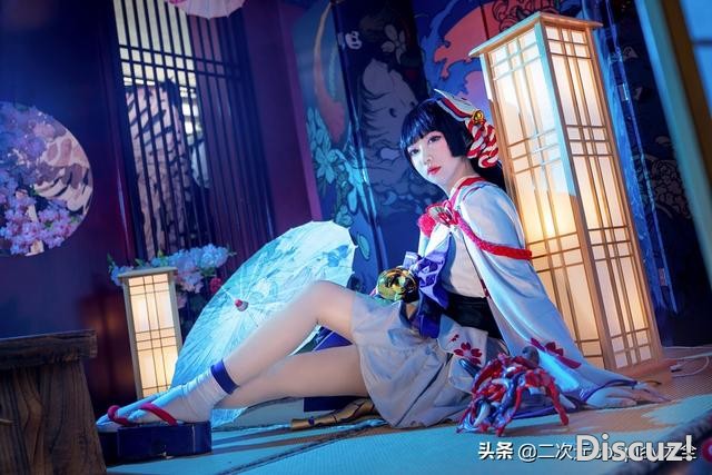 阴阳师雪女月见之樱cos，场景与装饰惊艳，举止神态怡人-5.jpg