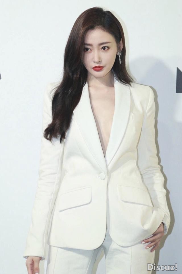 《中餐厅》录制，姚安娜、周也姐妹情深成卖点，网友表示磕不动-12.jpg