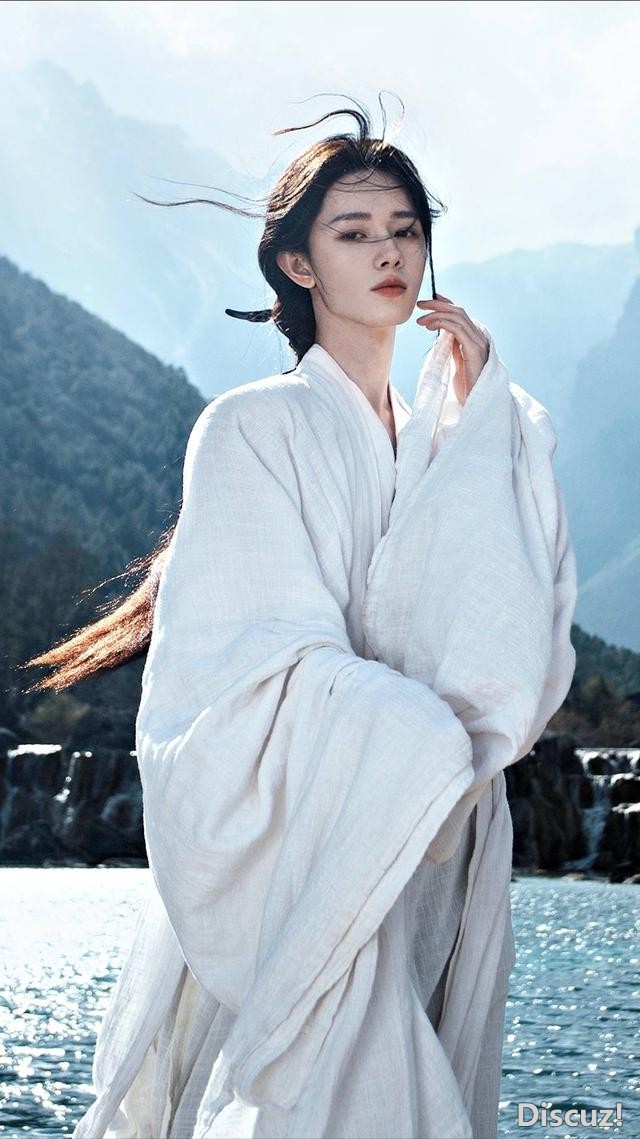 化女妆穿女装，对镜摆性感pose，男人美起来，可真没女人什么事了-7.jpg
