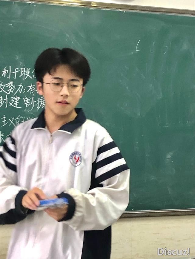 化女妆穿女装，对镜摆性感pose，男人美起来，可真没女人什么事了-20.jpg