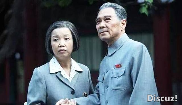 从央视主持人，到饰演周恩来夫人，她的命运因4次意外而改变-3.jpg
