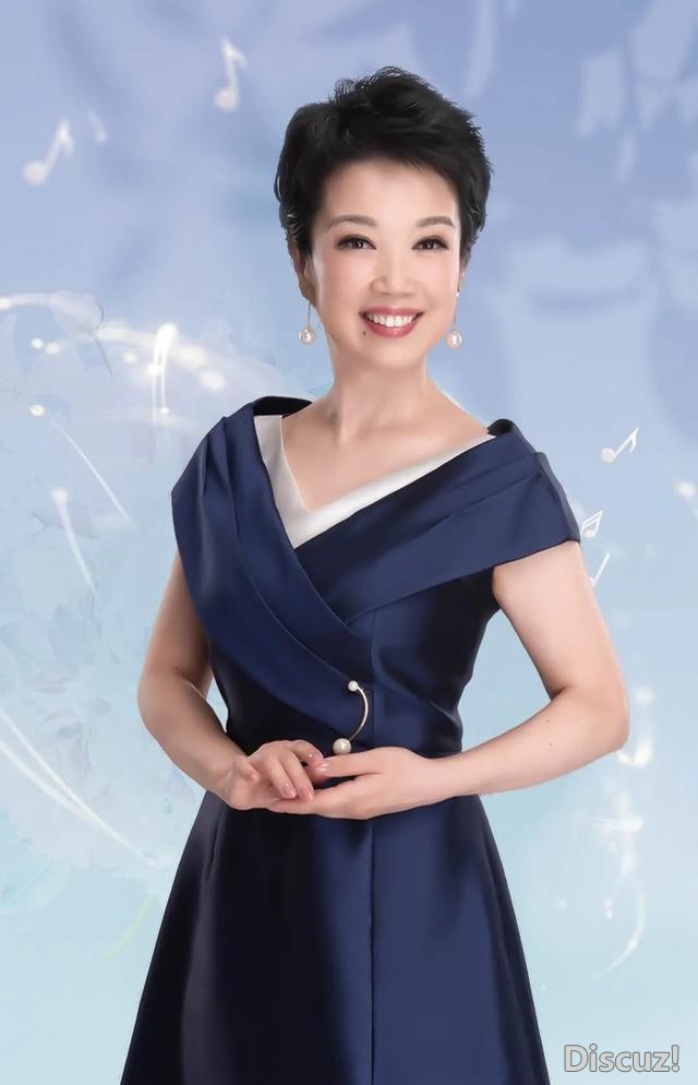 从央视主持人，到饰演周恩来夫人，她的命运因4次意外而改变-8.jpg