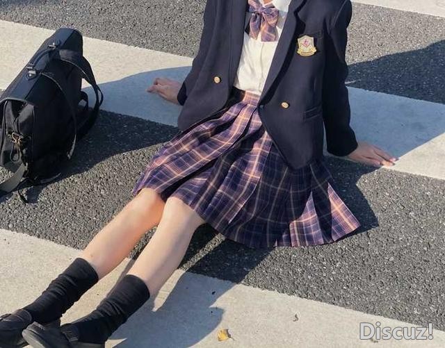 这些失业的中年妇女可能想不到，最后给了她们一条活路的是JK制服-6.jpg