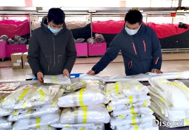 这些失业的中年妇女可能想不到，最后给了她们一条活路的是JK制服-8.jpg