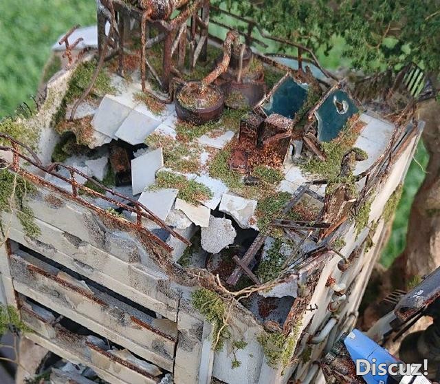 网友大佬花7个月涂装的高达，水花铁锈都清晰可见-10.jpg