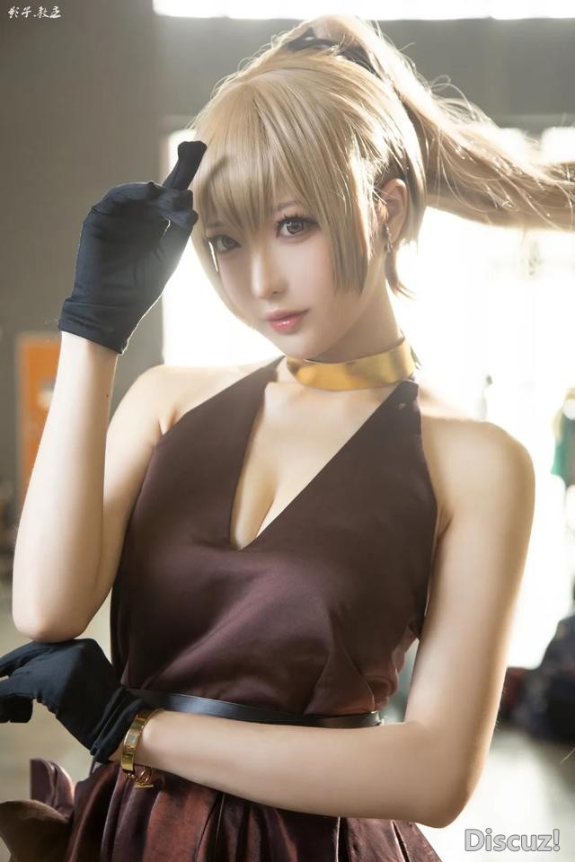 五官精致的二次元Cosplay小姐姐-2.jpg