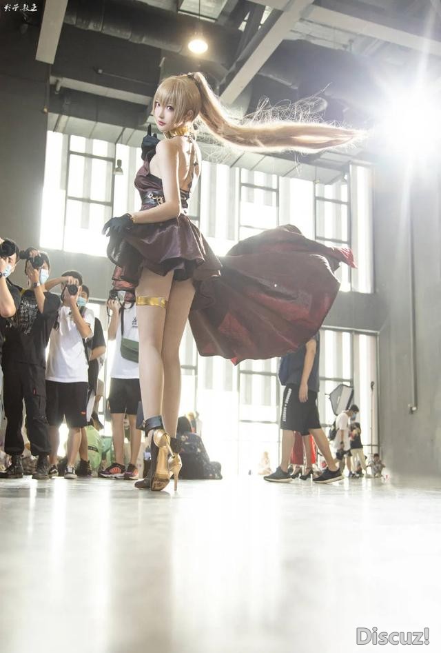 五官精致的二次元Cosplay小姐姐-9.jpg