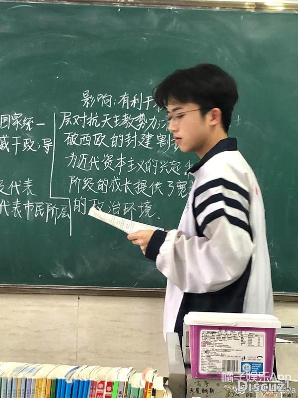 美到模糊性别？这些女装大佬化妆前后对比惊人，叫声老婆不过分吧-14.jpg