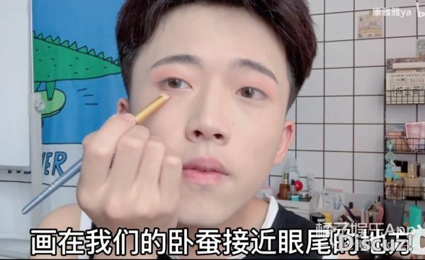美到模糊性别？这些女装大佬化妆前后对比惊人，叫声老婆不过分吧-28.jpg