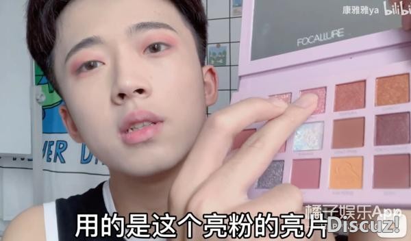 美到模糊性别？这些女装大佬化妆前后对比惊人，叫声老婆不过分吧-30.jpg