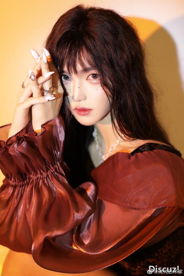 美到模糊性别？这些女装大佬化妆前后对比惊人，叫声老婆不过分吧-56.jpg