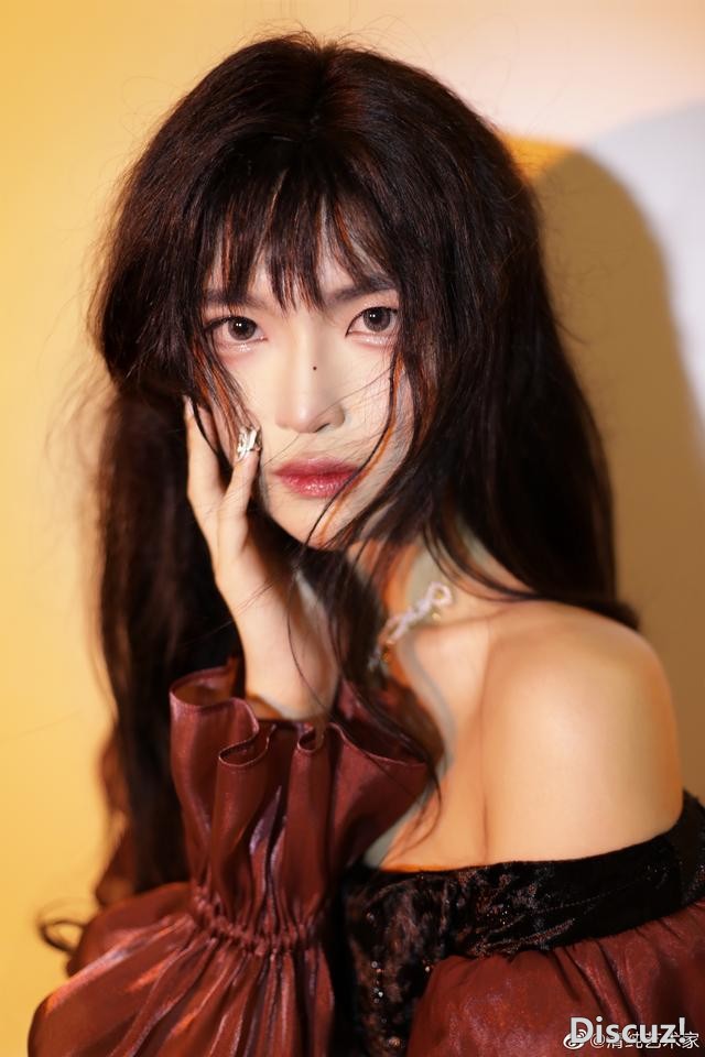 美到模糊性别？这些女装大佬化妆前后对比惊人，叫声老婆不过分吧-57.jpg