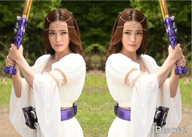 假面骑士圣刃：第4位咖喱棒诞生，索菲亚玩3位1体，她竟是新王剑-2.jpg