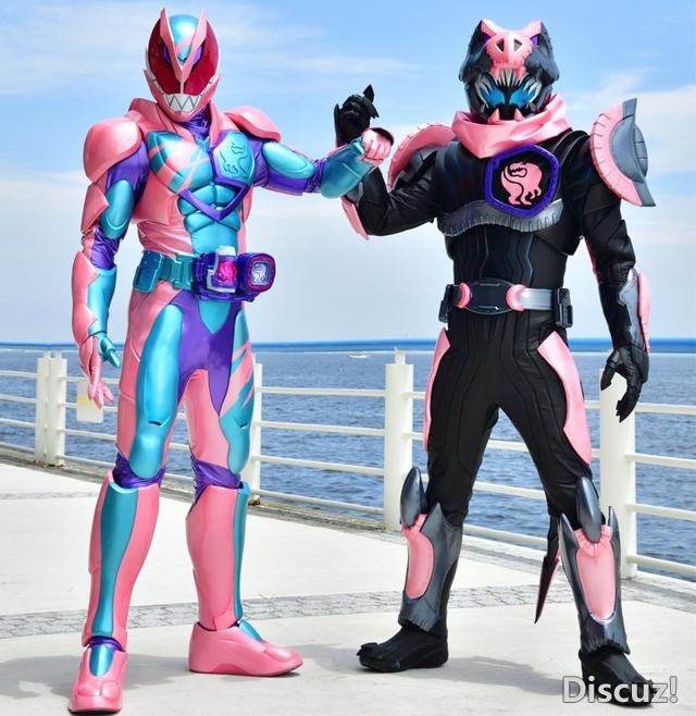 假面骑士Revice新印章曝光，猎鹰基因组来袭，皮套酷似假面骑士W-1.jpg