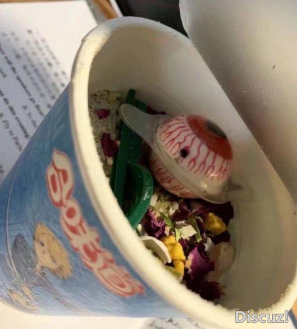方便面厂家太会玩了，撕开纸盖露出狐主任，之前还推出过动漫泡面-6.jpg
