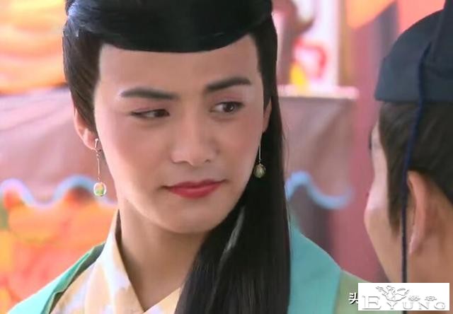 别以为塞俩苹果就是男扮女装，这5位男星的反串，才叫不糊弄观众-8.jpg
