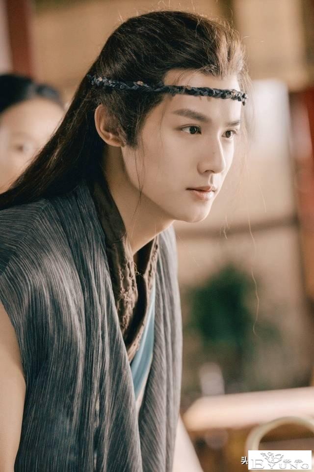 别以为塞俩苹果就是男扮女装，这5位男星的反串，才叫不糊弄观众-15.jpg